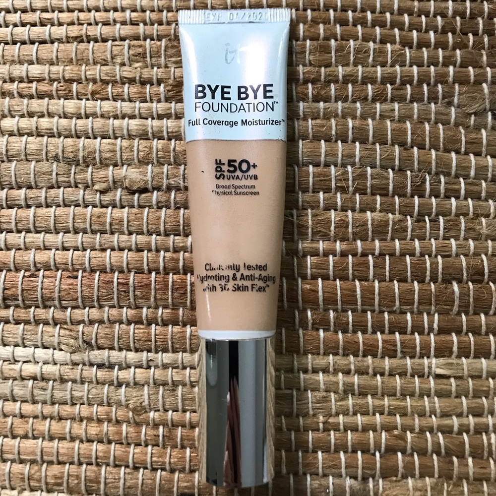 It Cosmetics Bye Bye Foundation In Medium